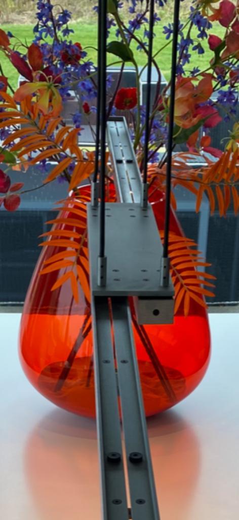 DESIGN HANGLAMP van ANTA Tieso Tender 165 cm breed staal., Huis en Inrichting, Lampen | Hanglampen, Zo goed als nieuw, 75 cm of meer