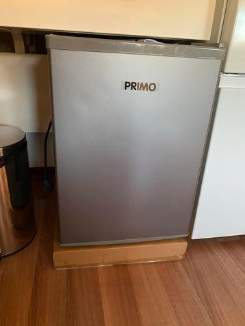 Nieuwe Primo Koelkast - Compact met Vriesvak beschikbaar voor biedingen