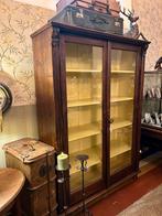 Mooie antieke vitrine kast, met planken en glazen deuren, Ophalen