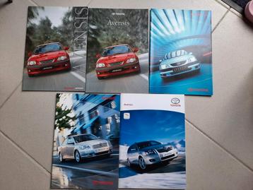 Toyota Avensis folders setje van 5 nette conditie 