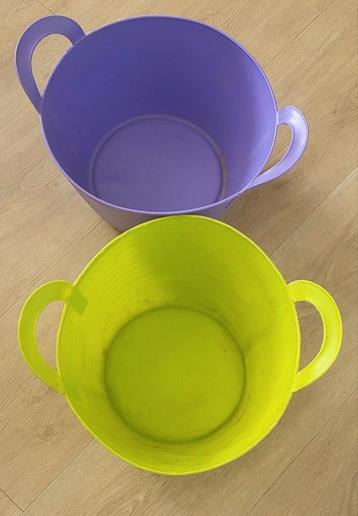 Flexibele voerbakken Kerbl, ideaal voor paarden  beschikbaar voor biedingen