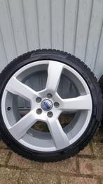 Volvo Cratus 18 V60 V70 wielen 245 40 18 Winterbanden, Auto-onderdelen, Banden en Velgen, Ophalen, 18 inch, 245 mm, Winterbanden