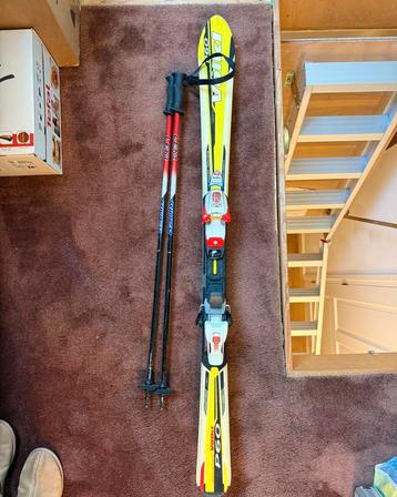 Kinder ski’s inclusief skistokken beschikbaar voor biedingen
