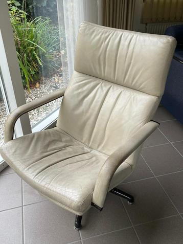 Artifort F141 vintage fauteuil – leer, draaibaar beschikbaar voor biedingen
