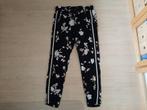 Zomerbroek zwart met bloemen Saint Tropez maat L, Zwart, Maat 42/44 (L), Ophalen of Verzenden, Gedragen