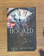 Hooked, Ophalen of Verzenden, Zo goed als nieuw, Fictie