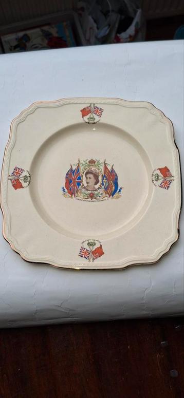 Vintage Queen Elizabeth II Herdenkingsbord beschikbaar voor biedingen