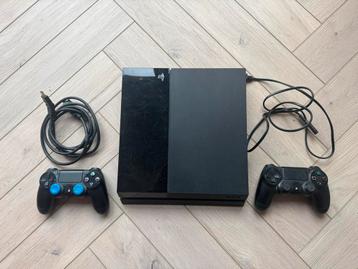 PS4 500GB met 2 Controllers beschikbaar voor biedingen