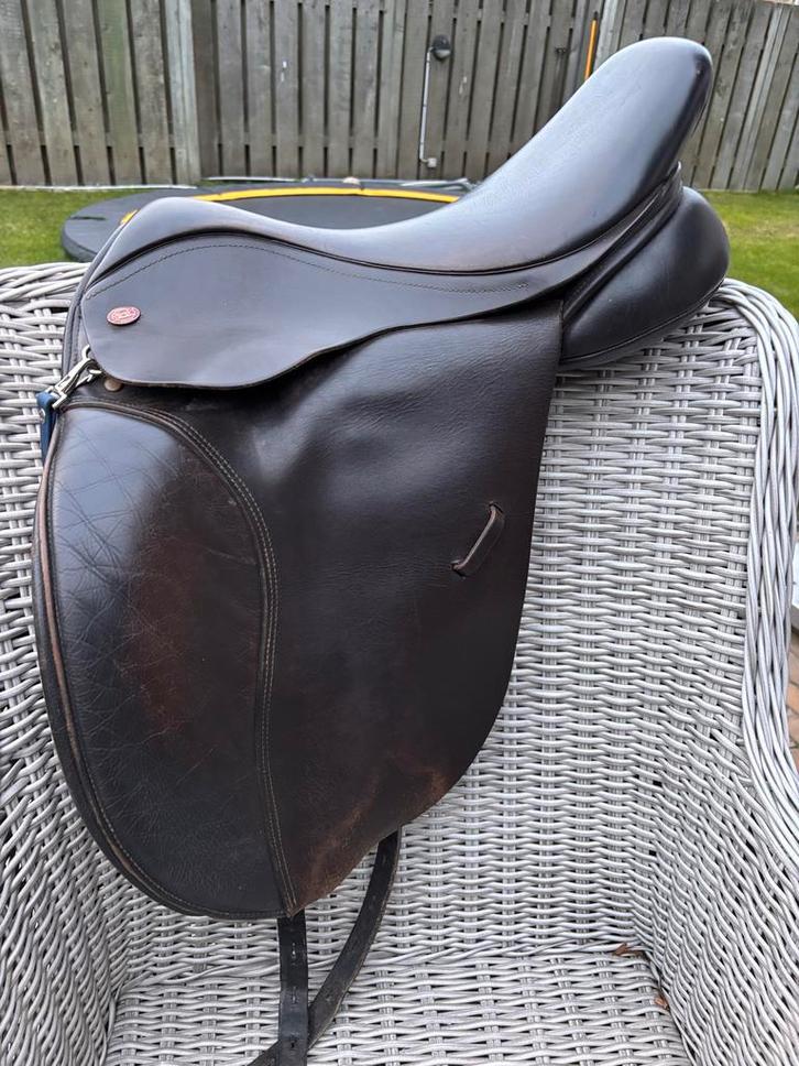 Kent Master dressuur 17.5 inch cob type, Dieren en Toebehoren, Paarden en Pony's | Zadels, Gebruikt, Dressuur, Ophalen of Verzenden