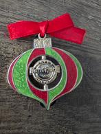Hard Rock Cafe Praag Kerstbal Pin 2014, Ophalen of Verzenden, Zo goed als nieuw, Stad of Land, Speldje of Pin