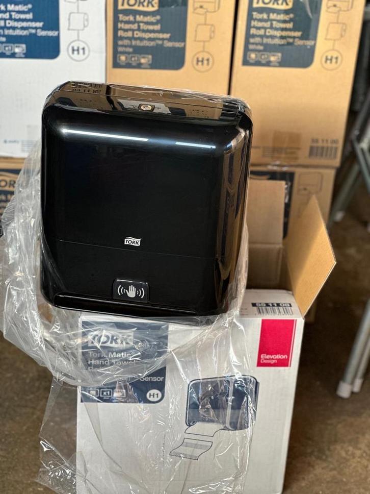 Tork Matic H1 Handdoekrol Dispenser - Zwart, Zakelijke goederen, Kantoor en Winkelinrichting | Winkel en Inventaris, Ophalen of Verzenden