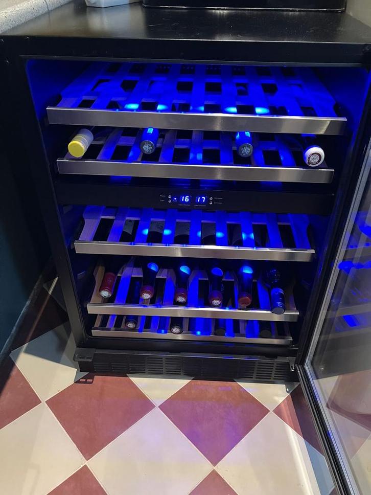 Wijnklimaatkast, Wijnkoelkast. Vinata Vernale., Witgoed en Apparatuur, Koelkasten en IJskasten, Zo goed als nieuw, Zonder vriesvak