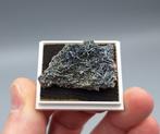 Stibniet, Cinnaber - Nikitovka Hg dep., Donetsk, Oekraïne, Verzamelen, Mineralen en Fossielen, Ophalen of Verzenden, Mineraal