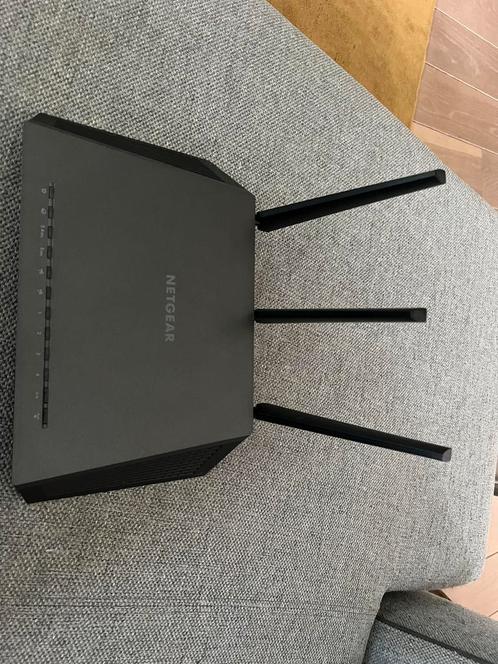Netgear NightHawk AC1900 Model R700 Smart WiFi router, Computers en Software, Routers en Modems, Gebruikt, Router, Ophalen of Verzenden