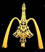 Mc Donalds- Paris pin- goudkleurig, Verzamelen, Speldjes, Pins en Buttons, Verzenden, Nieuw, Stad of Land, Speldje of Pin