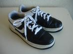 NIKE AIR  jongens sneakers,  maat 37 1/2,  zwart/wit, Kinderen en Baby's, Kinderkleding | Schoenen en Sokken, Gebruikt, Sportschoenen