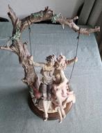 Capodimonte Giuseppe Armani "Young Lovers on a Swing", Antiek en Kunst, Antiek | Porselein, Ophalen of Verzenden