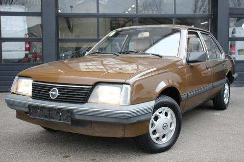 Opel Ascona 1.6S Luxus (bj 1983), Auto's, Oldtimers, Bedrijf, Te koop, Opel, Benzine, Hatchback, Handgeschakeld, Bruin, Beige