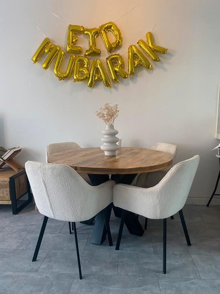 Set van 4 witte comfortabele teddy eetkamerstoelen te koop, Huis en Inrichting, Stoelen, Zo goed als nieuw, Stof, Wit, Ophalen