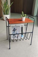 Vintage teakhouten magazinehouder / bijzettafel, Minder dan 55 cm, Vierkant, Zo goed als nieuw, Midcentury