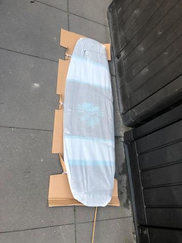 Wakeboard nieuw 140cm 