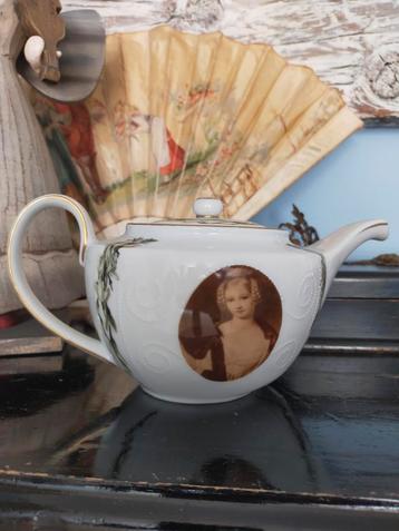 Vintage antiek meander thee pot barok inzgst  beschikbaar voor biedingen