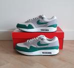Nike Air Max 1 Evergreen Aura EU 46, Kleding | Heren, Schoenen, Overige kleuren, Nike, Nieuw, Ophalen of Verzenden