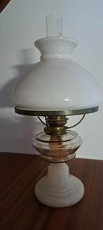 Oliwlamp met witte glazen kap, Antiek en Kunst, Antiek | Lampen, Ophalen
