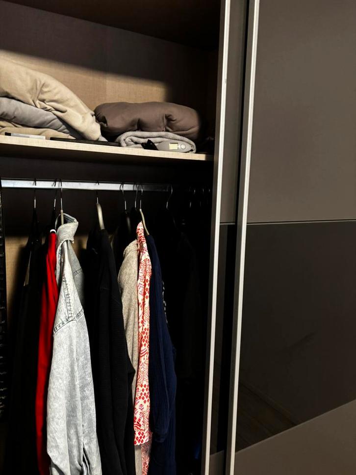 Kast, Huis en Inrichting, Kasten | Kledingkasten, Zo goed als nieuw, Ophalen