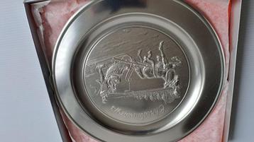 Pewter Bord met Kerstafbeelding 1973 beschikbaar voor biedingen