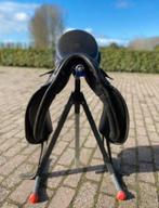 KN Symphonie dressuurzadel 17,5 inch, Dieren en Toebehoren, Ophalen of Verzenden, Gebruikt, Dressuur