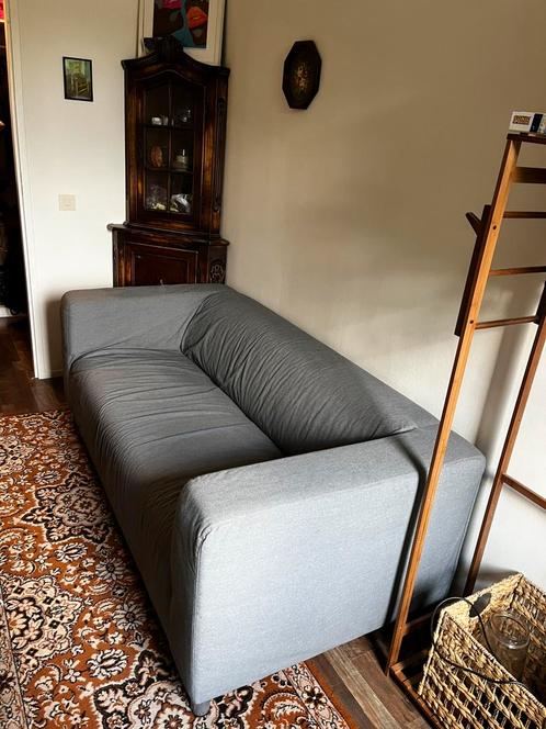 IKEA KLIPPAN 2-Zitsbank – VISSLE Grijs, Huis en Inrichting, Banken | Sofa's en Chaises Longues, Zo goed als nieuw, Tweepersoons