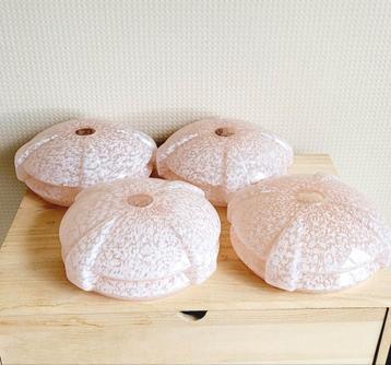 Prachtige set v 4 art deco roze gewolkte glazen lampenkapjes beschikbaar voor biedingen