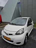 Toyota Aygo 1.0 12V Vvt-i 5DRS 2011 Wit, Auto's, Toyota, Voorwielaandrijving, Stof, Zwart, 4 stoelen