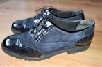Volare mt.42 donkerblauw lak-leer en suede veterschoenen, Kleding | Dames, Schoenen met lage hakken, Blauw, Volare, Ophalen of Verzenden