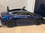 Elektrische Tesla kinderauto, Kinderen en Baby's, Speelgoed | Buiten | Accuvoertuigen, Ophalen, Gebruikt