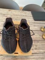 Yeezy boost 350 v2 black. EU 40, Kleding | Heren, Schoenen, Ophalen of Verzenden, Zo goed als nieuw, Zwart