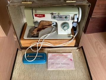Vintage Acima Naaimachine in Koffer beschikbaar voor biedingen
