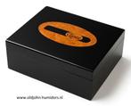HUMIDOR MAT ZWART MET SIGAAR LOGO VOOR 50 SIGAREN       h33, Verzenden, Nieuw, Tabaksdoos of Verpakking