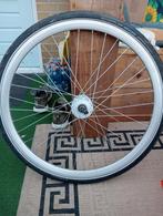 Voorwiel 28 inch met naafdynamo, Fietsen en Brommers, Fietsonderdelen, Ophalen of Verzenden, Zo goed als nieuw, Algemeen, Wiel