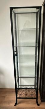 Strakke vitrinekast met glazen planken, Huis en Inrichting, Kasten | Vitrinekasten, Ophalen, 50 tot 100 cm, Glas, 150 tot 200 cm
