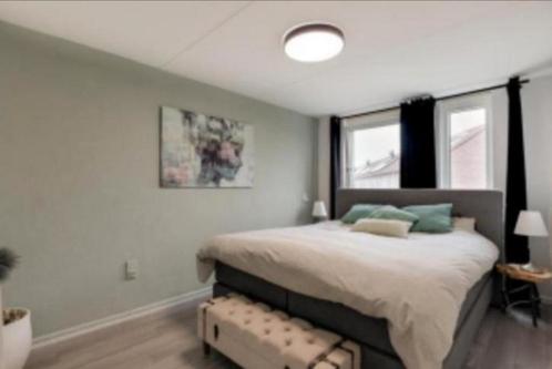 Boxspring, Huis en Inrichting, Slaapkamer | Bedden, Gebruikt, Tweepersoons, 180 cm, 220 cm, Stof, Grijs, Ophalen