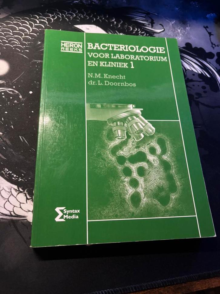 N.M. Knecht - 1, Boeken, Wetenschap, Zo goed als nieuw, Natuurwetenschap, Ophalen of Verzenden