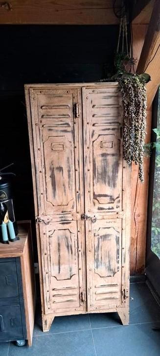 Metalen industriële lockerkast met legplanken in oude look, Huis en Inrichting, Kasten | Dressoirs, Zo goed als nieuw, 50 tot 100 cm