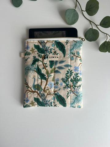 Handgemaakt e-reader sleeve 7” gequilt - Vintage garden beschikbaar voor biedingen
