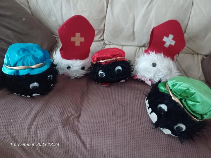 Ouderwetse  sint deco 2x Sinterklaas wuppie en 3x piet 25€, Diversen, Sinterklaas, Ophalen of Verzenden