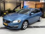 Volvo V60 2.4 D6 AWD Plug-In Hybrid Summum|PANO|Trekhaak|Cam, Auto's, Automaat, Zwart, Blauw, Vierwielaandrijving