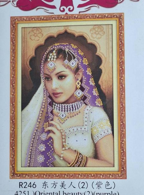 Borduurpakket Indiaase dame, Hobby en Vrije tijd, Borduren en Borduurmachines, Nieuw, Borduurpakket, Handborduren, Ophalen of Verzenden
