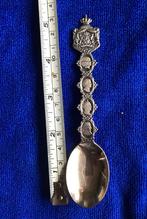 Koninginnen, Verzamelen, Ophalen of Verzenden, Zo goed als nieuw, Speld(je) of Lepel(tje)