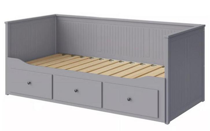 Bedbank merk : Hemnes (IKEA) grijs compleet met matras, Huis en Inrichting, Slaapkamer | Bedden, Zo goed als nieuw, Tweepersoons